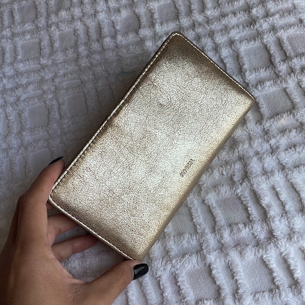 Fossil: shimmery wallet - Picture 7 of 11